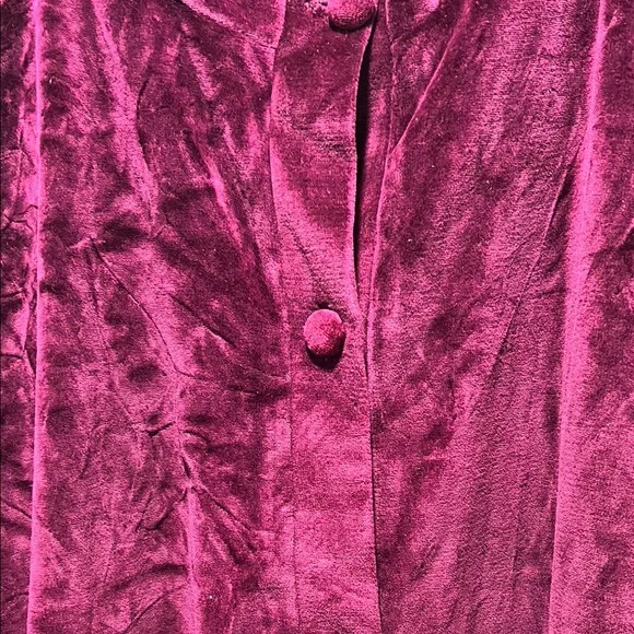 Linda Clifford women’s Burgundy Velvet Cardigan size 40/42 GUC - Picture 7 of 10